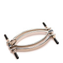 Затискач для статевих губ з повідцем Master Series Pussy Tugger Clamp with Chain